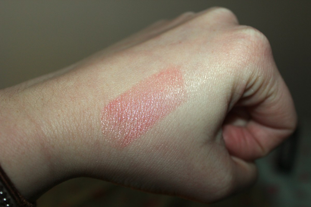 Neutrogena Healthy Blush Lip Balm Swatch Revitalizing Tinted