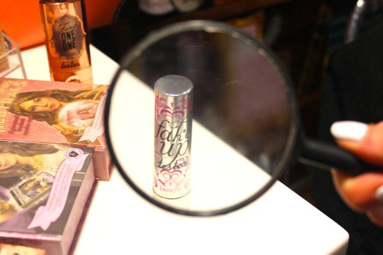 Benefit Fake Up Magnify