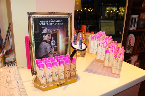 Benefit Fake Up Display